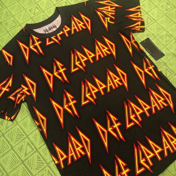 Other - *NWT*Def Leopard mens T-shirt